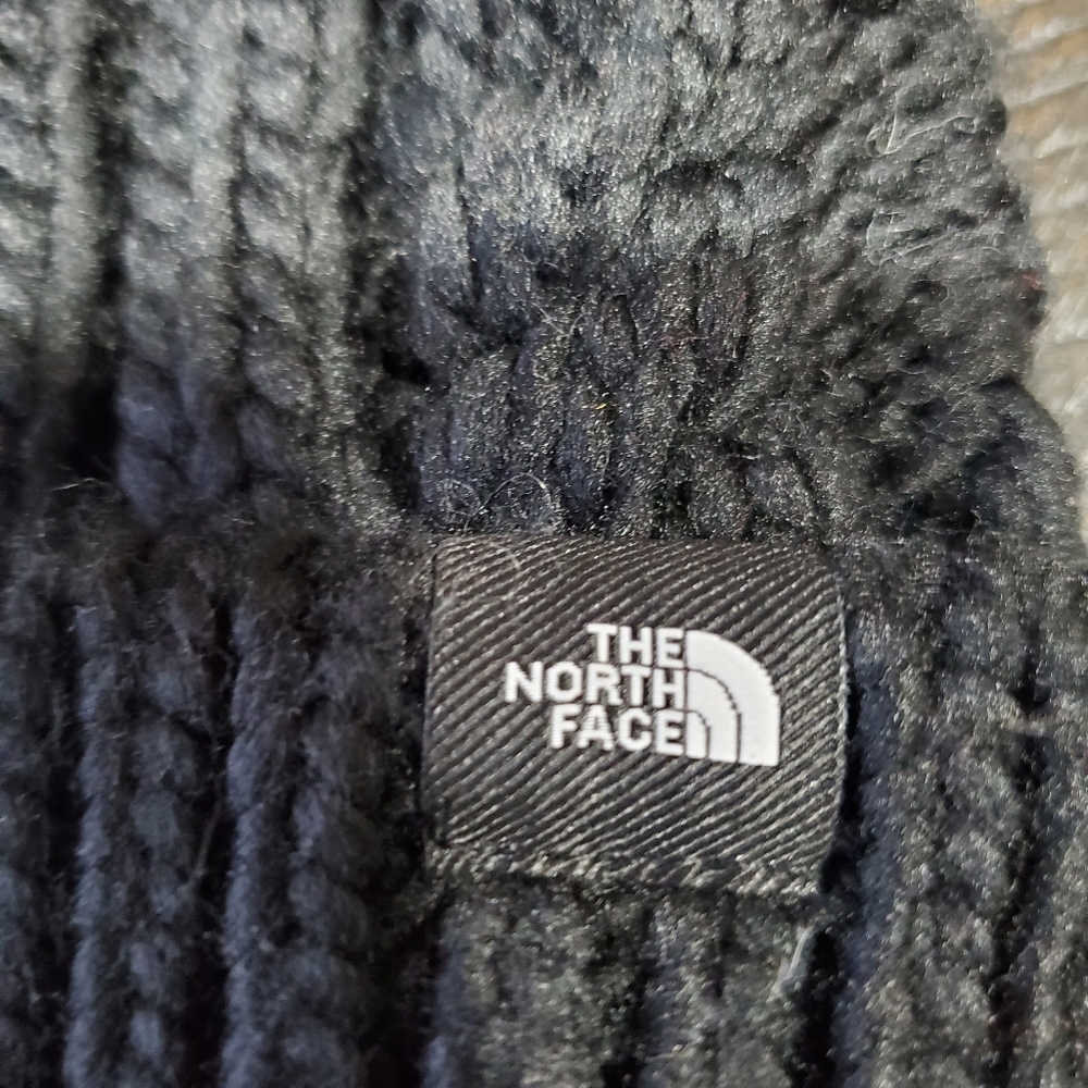 The North Face Womens OH mega pom faux fur beanie cable knit hat black - Picture 5 of 6